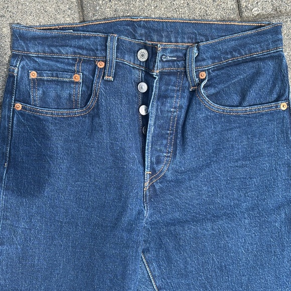 Levis premium women’s 501 S Skinny jeans 27 x 30 medium wash - Picture 3 of 8